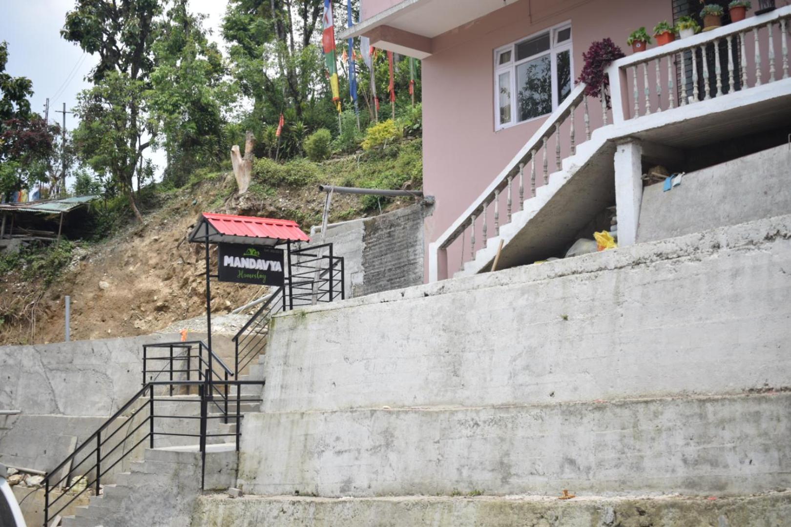 Mandavya Homestay بيلينغ الغرفة الصورة